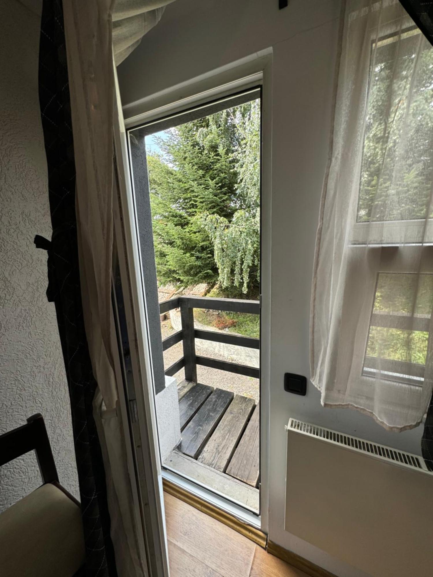 Casa David Hotell Buşteni Exteriör bild