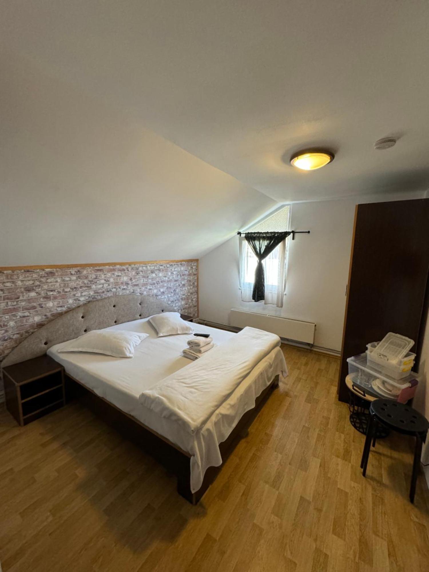 Casa David Hotell Buşteni Exteriör bild