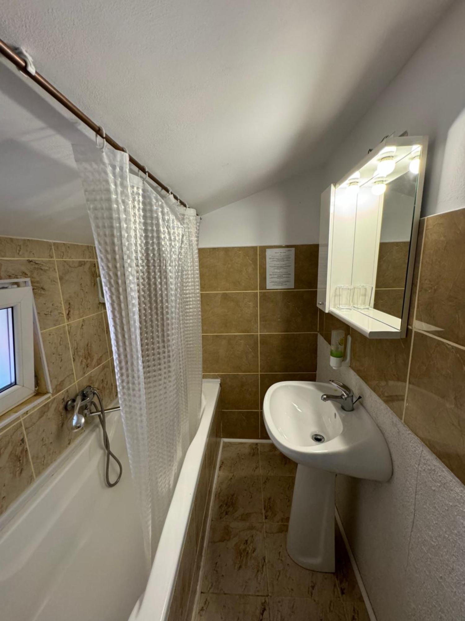 Casa David Hotell Buşteni Exteriör bild
