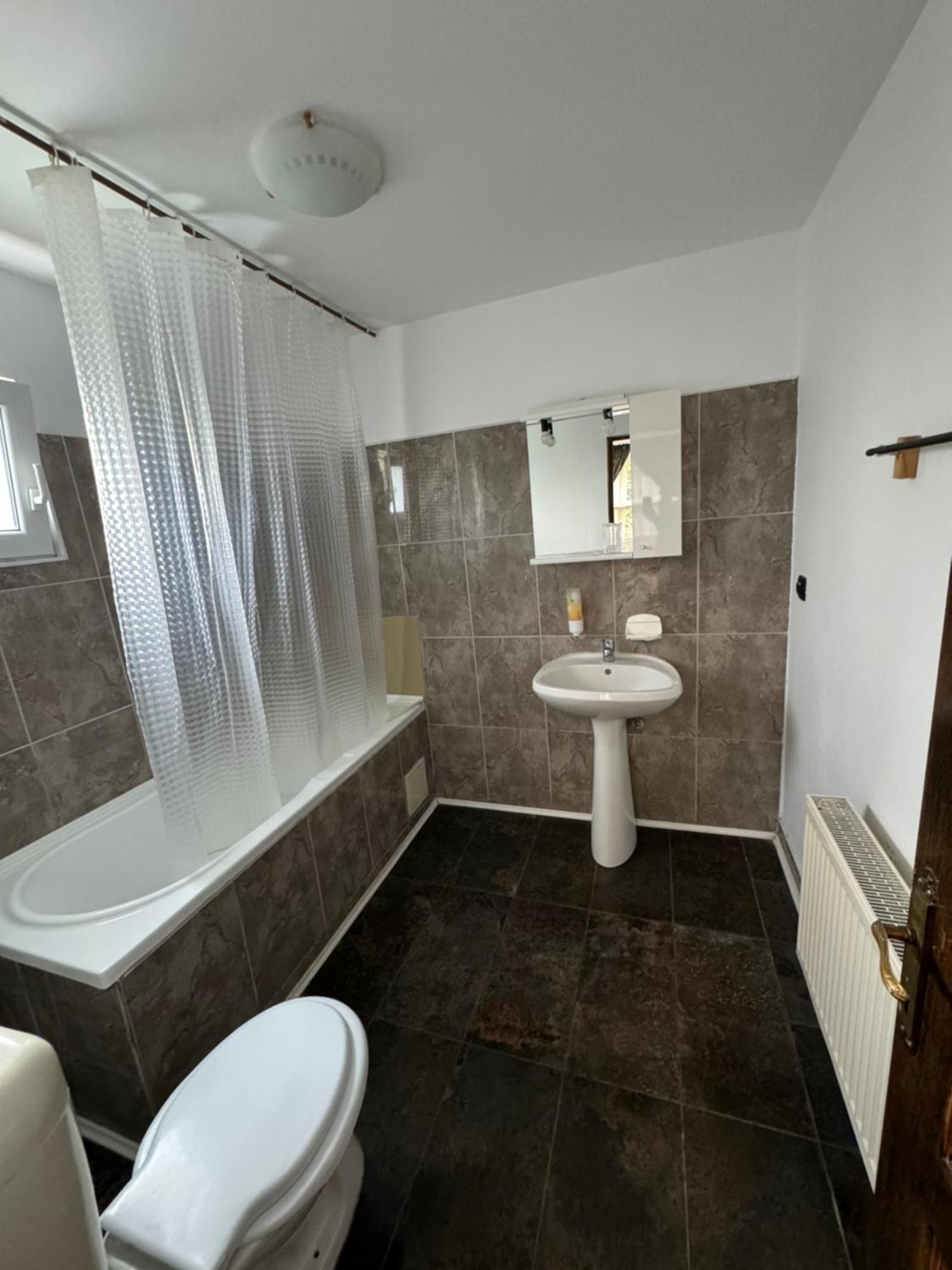 Casa David Hotell Buşteni Exteriör bild