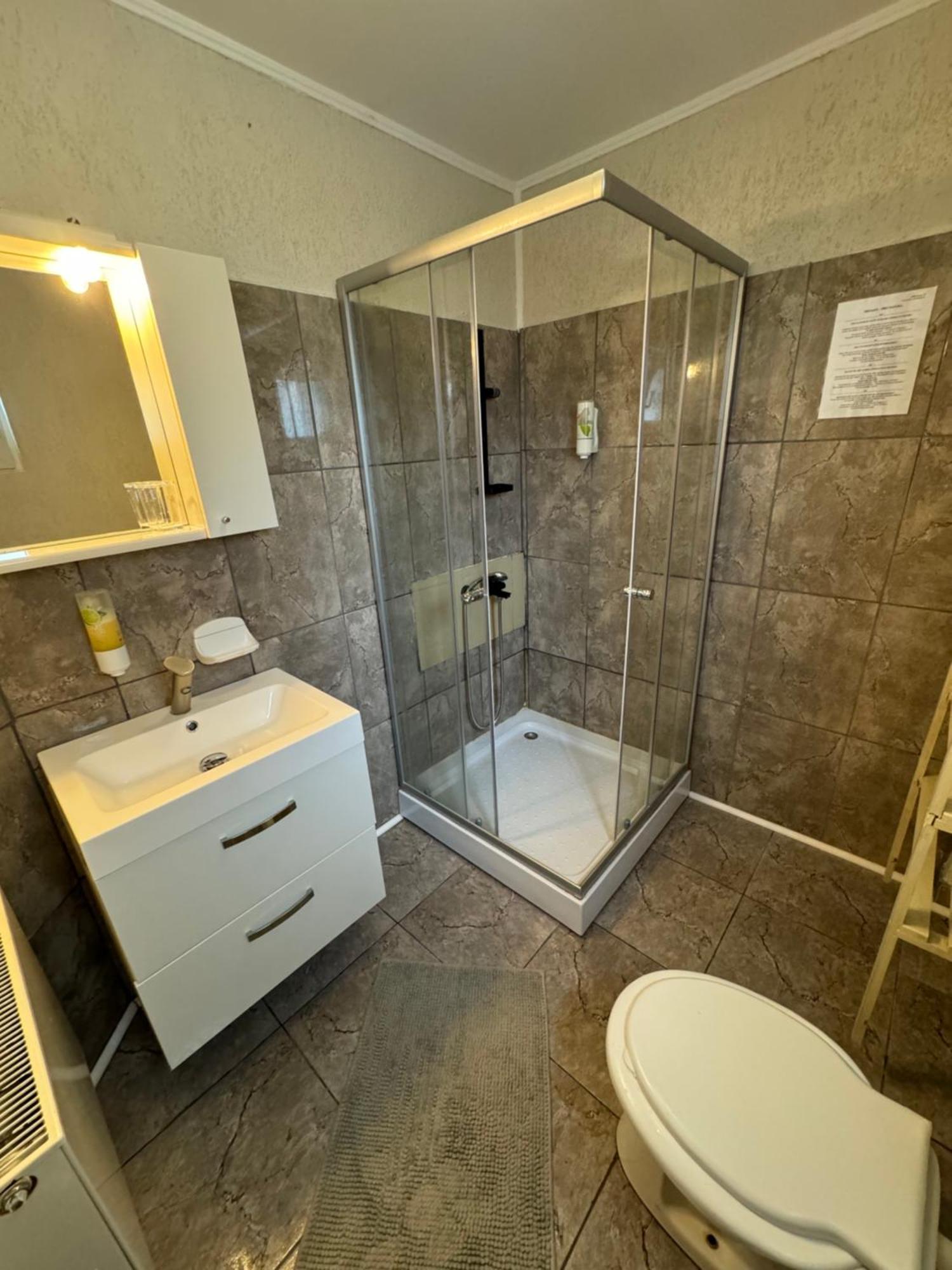 Casa David Hotell Buşteni Exteriör bild