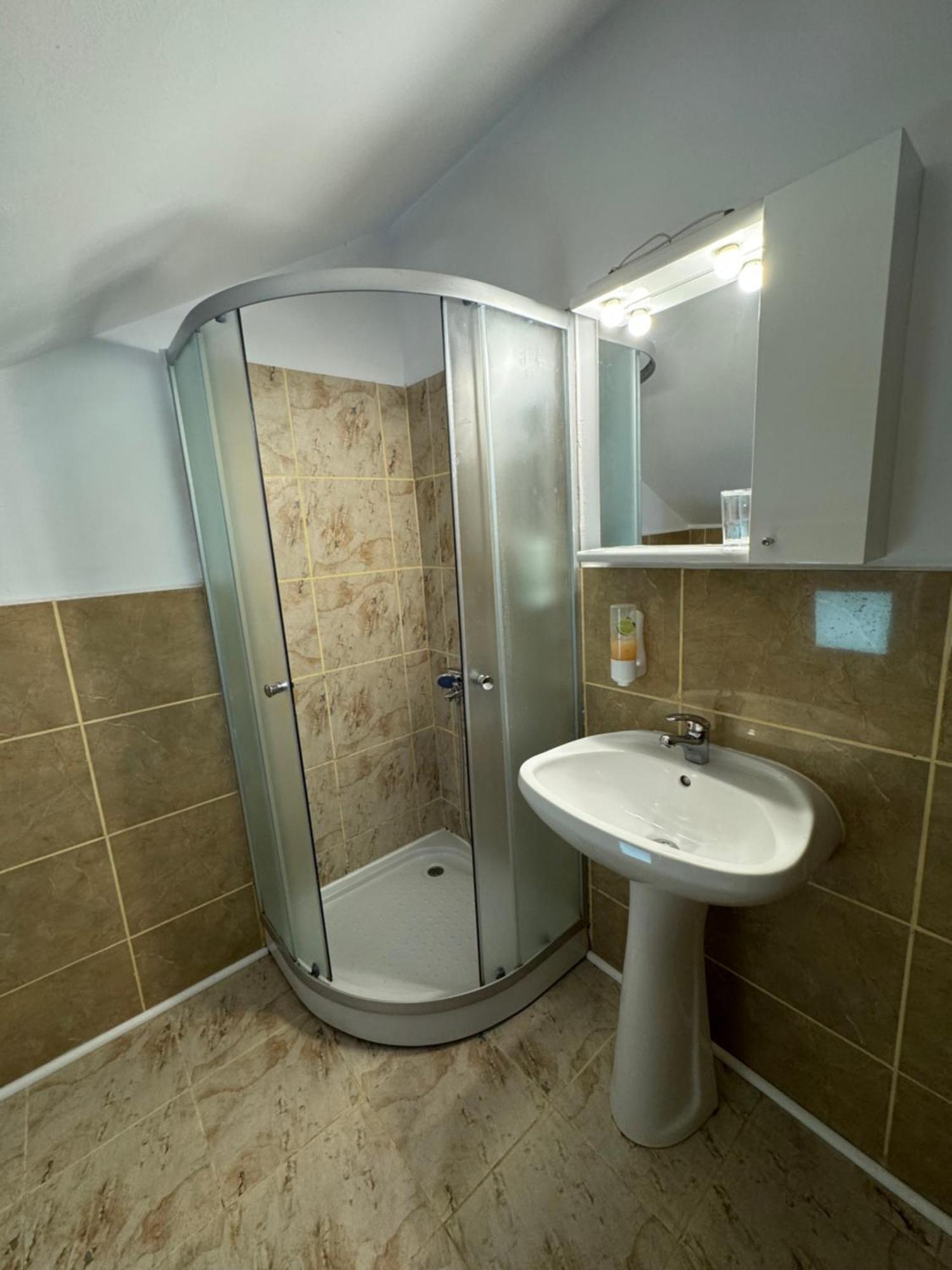 Casa David Hotell Buşteni Exteriör bild