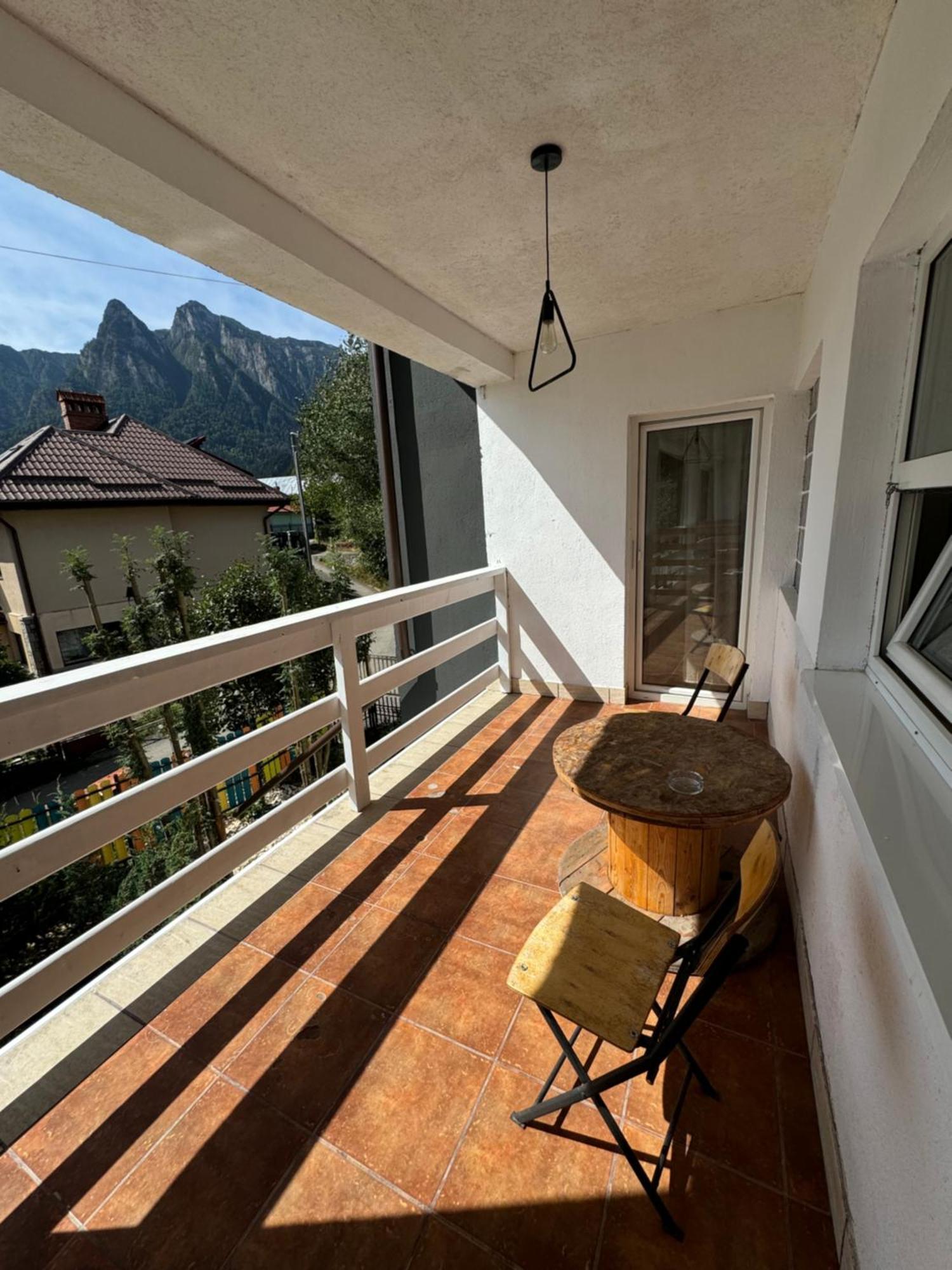Casa David Hotell Buşteni Exteriör bild