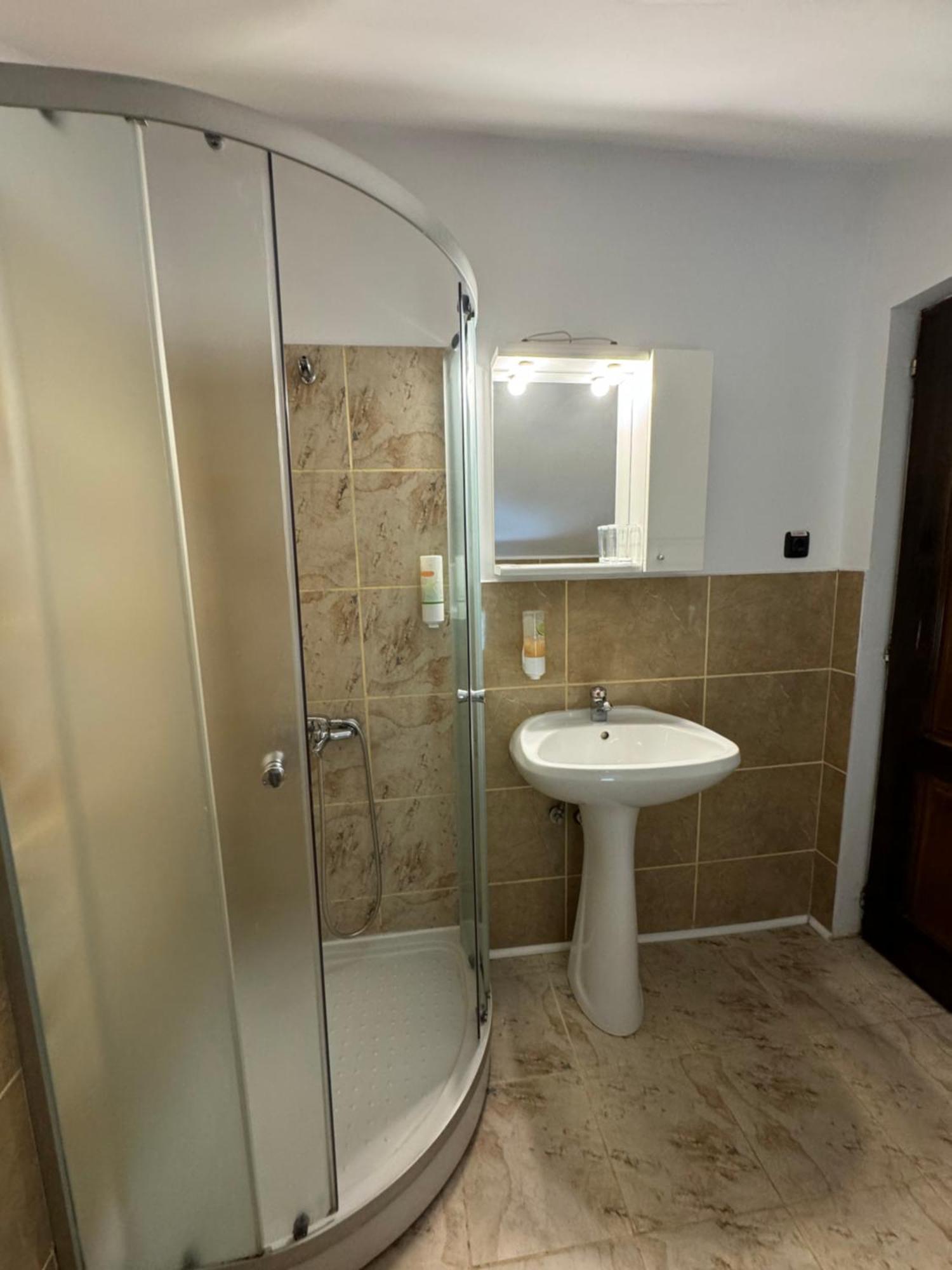 Casa David Hotell Buşteni Exteriör bild