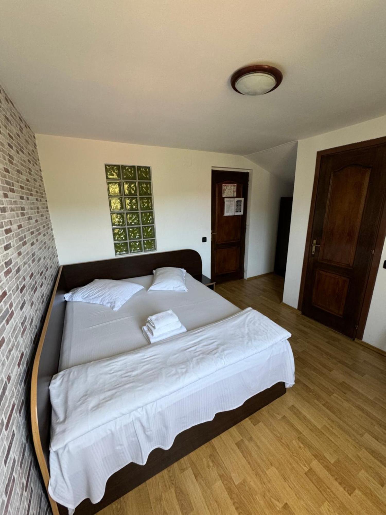 Casa David Hotell Buşteni Exteriör bild