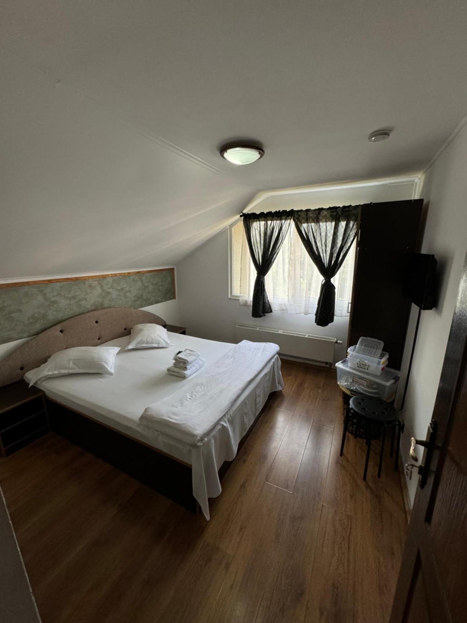 Casa David Hotell Buşteni Exteriör bild