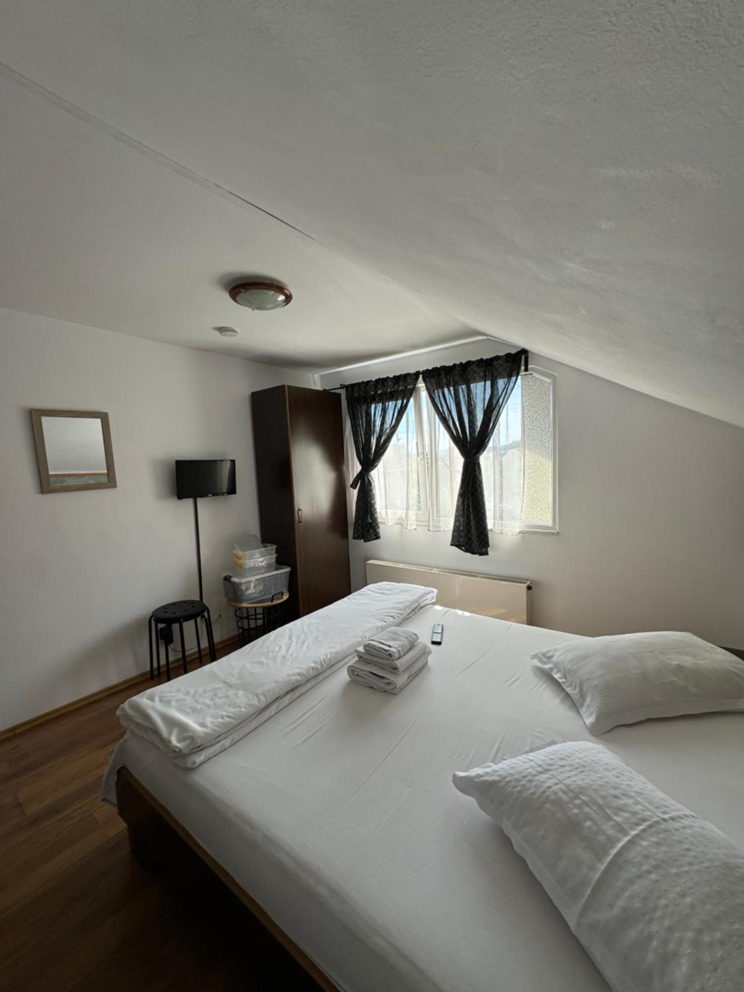 Casa David Hotell Buşteni Exteriör bild