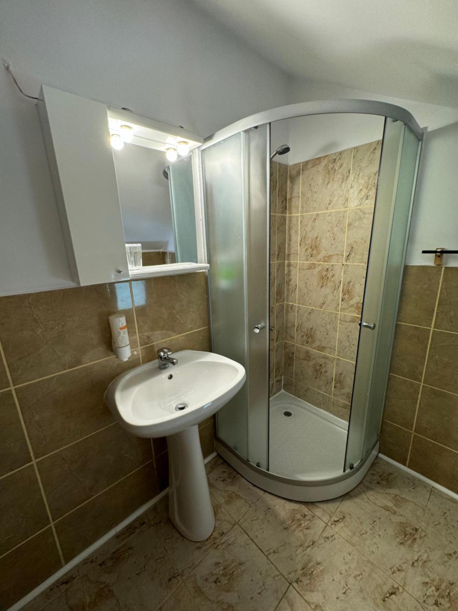 Casa David Hotell Buşteni Exteriör bild