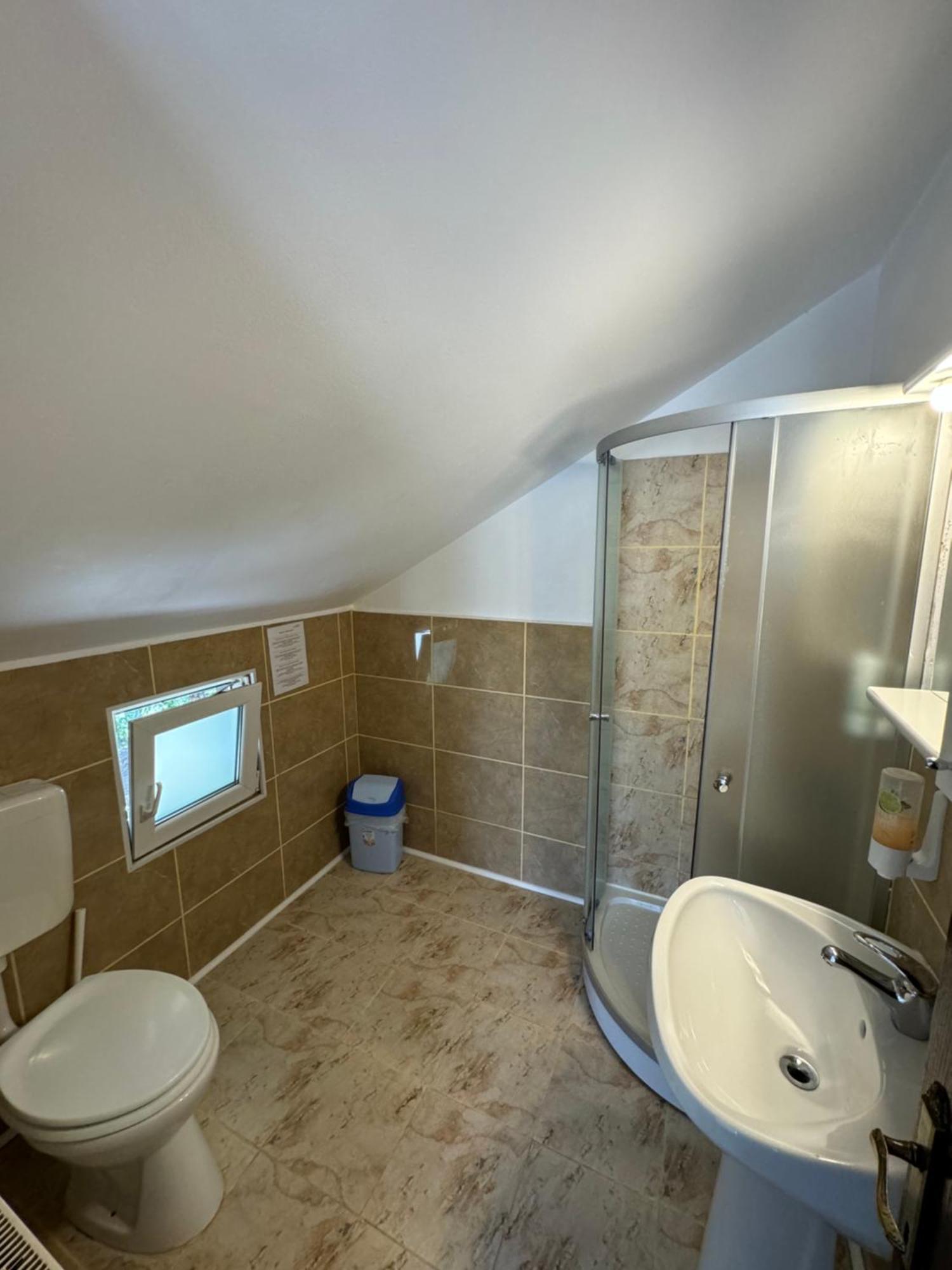 Casa David Hotell Buşteni Exteriör bild
