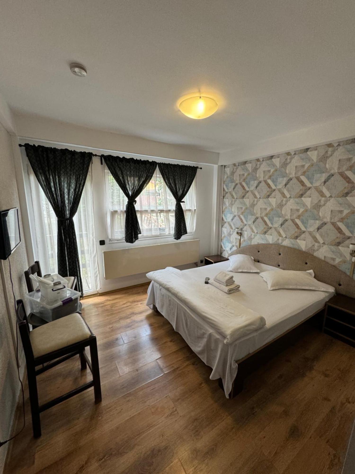 Casa David Hotell Buşteni Exteriör bild