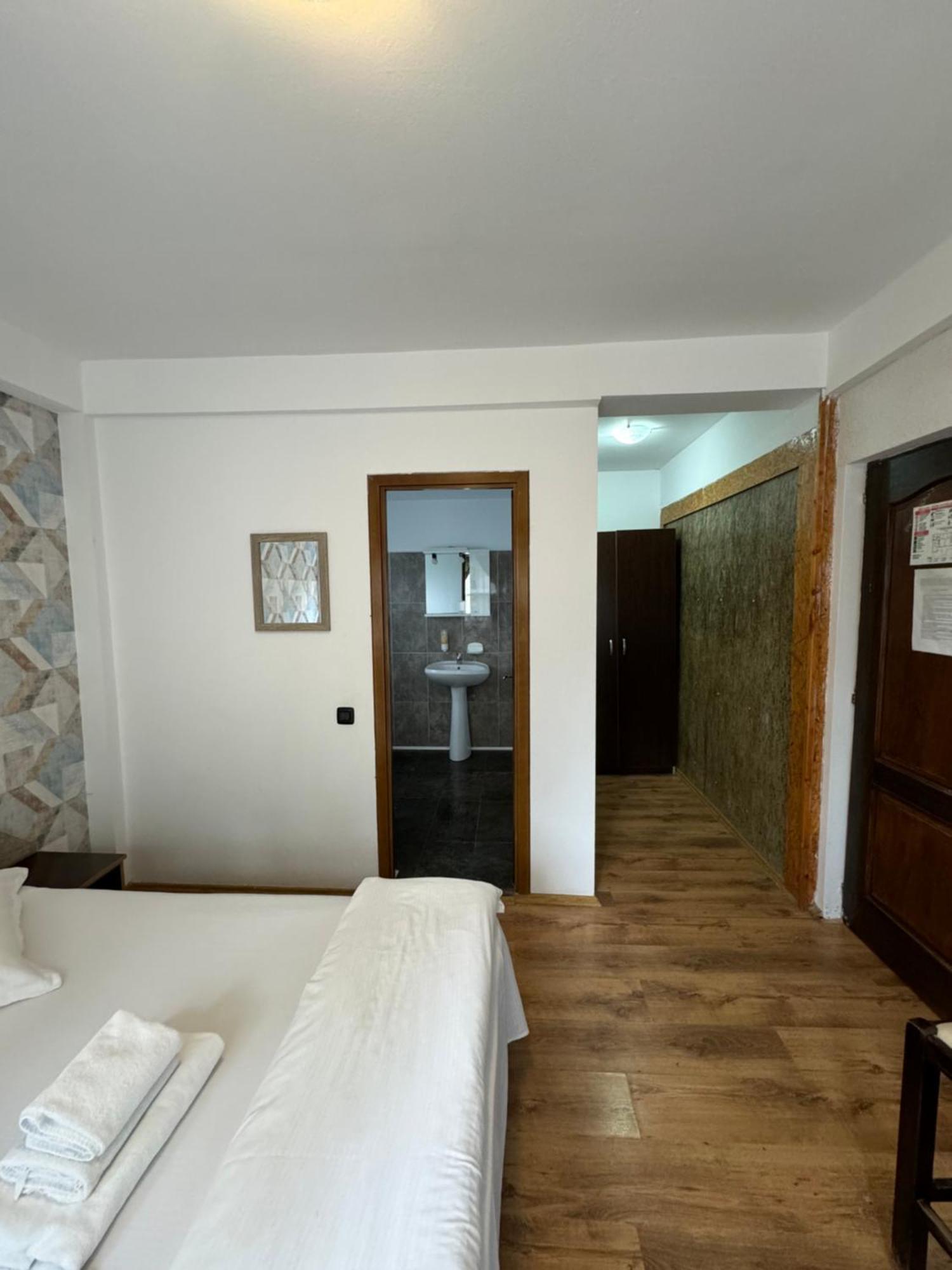 Casa David Hotell Buşteni Exteriör bild