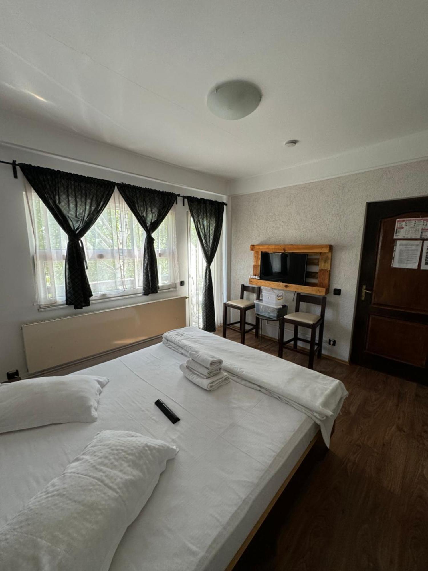 Casa David Hotell Buşteni Exteriör bild