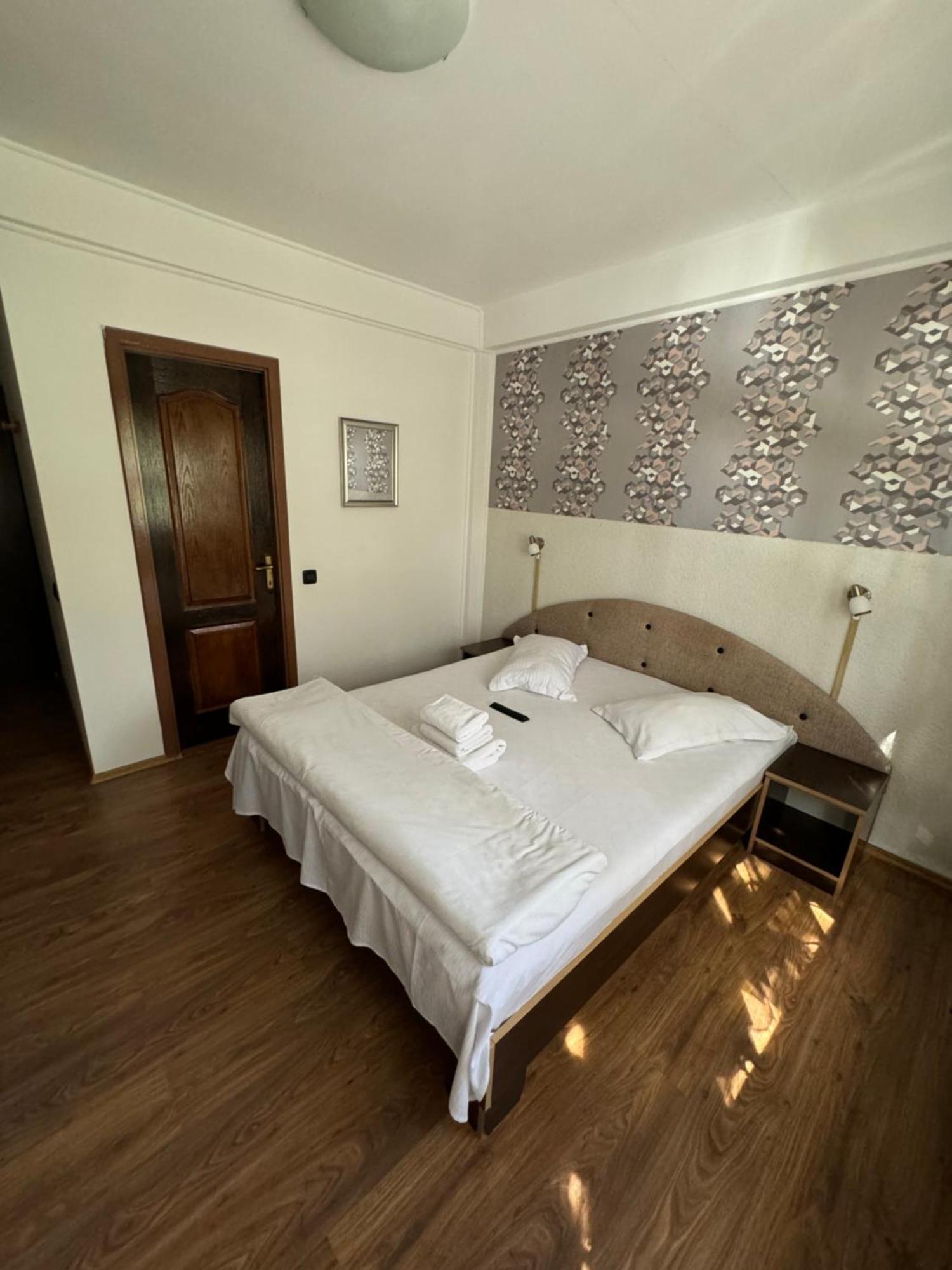 Casa David Hotell Buşteni Exteriör bild